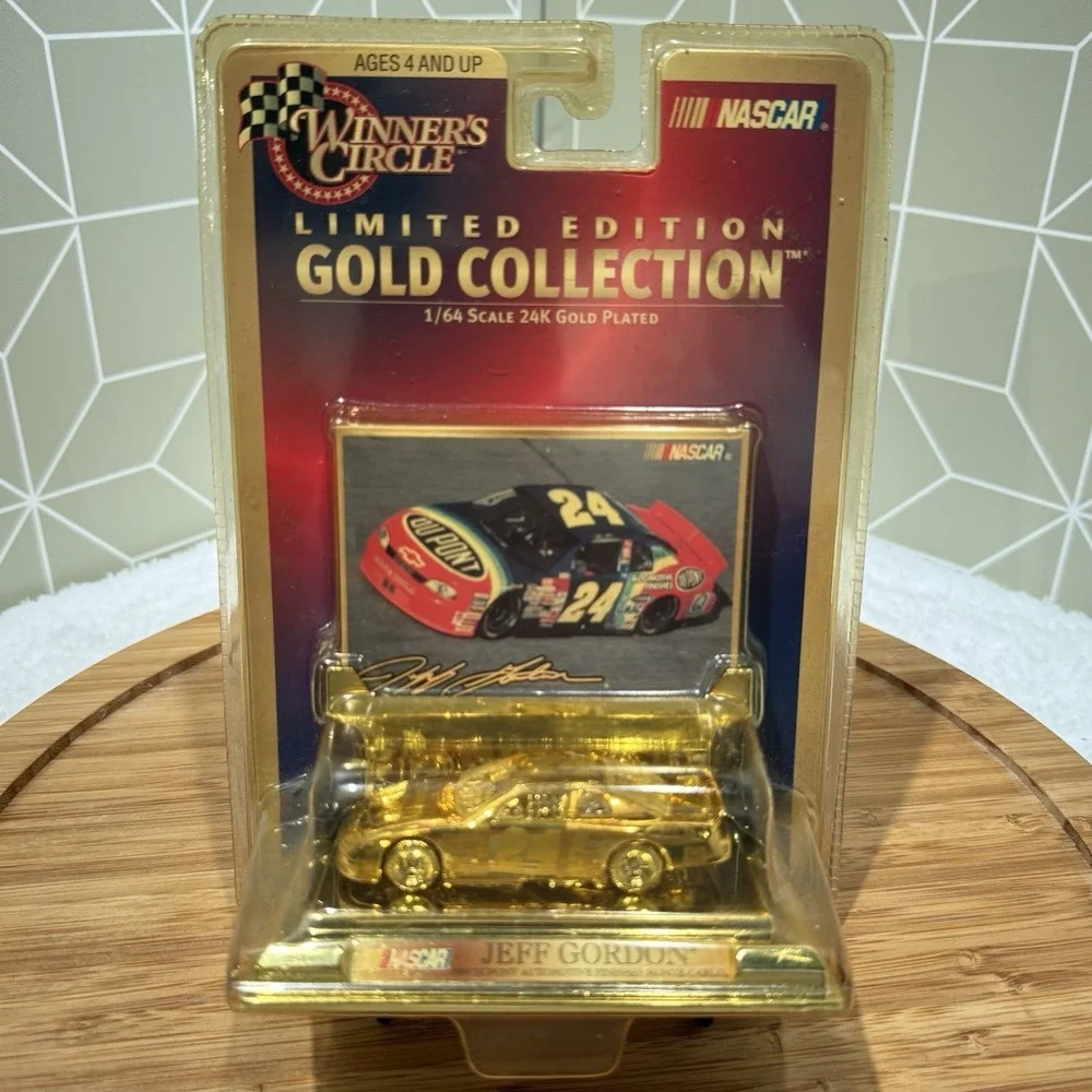 New Old Stock 1/64 Winner's‎ Circle Jeff Gordon Limited Edition Gold Collection
